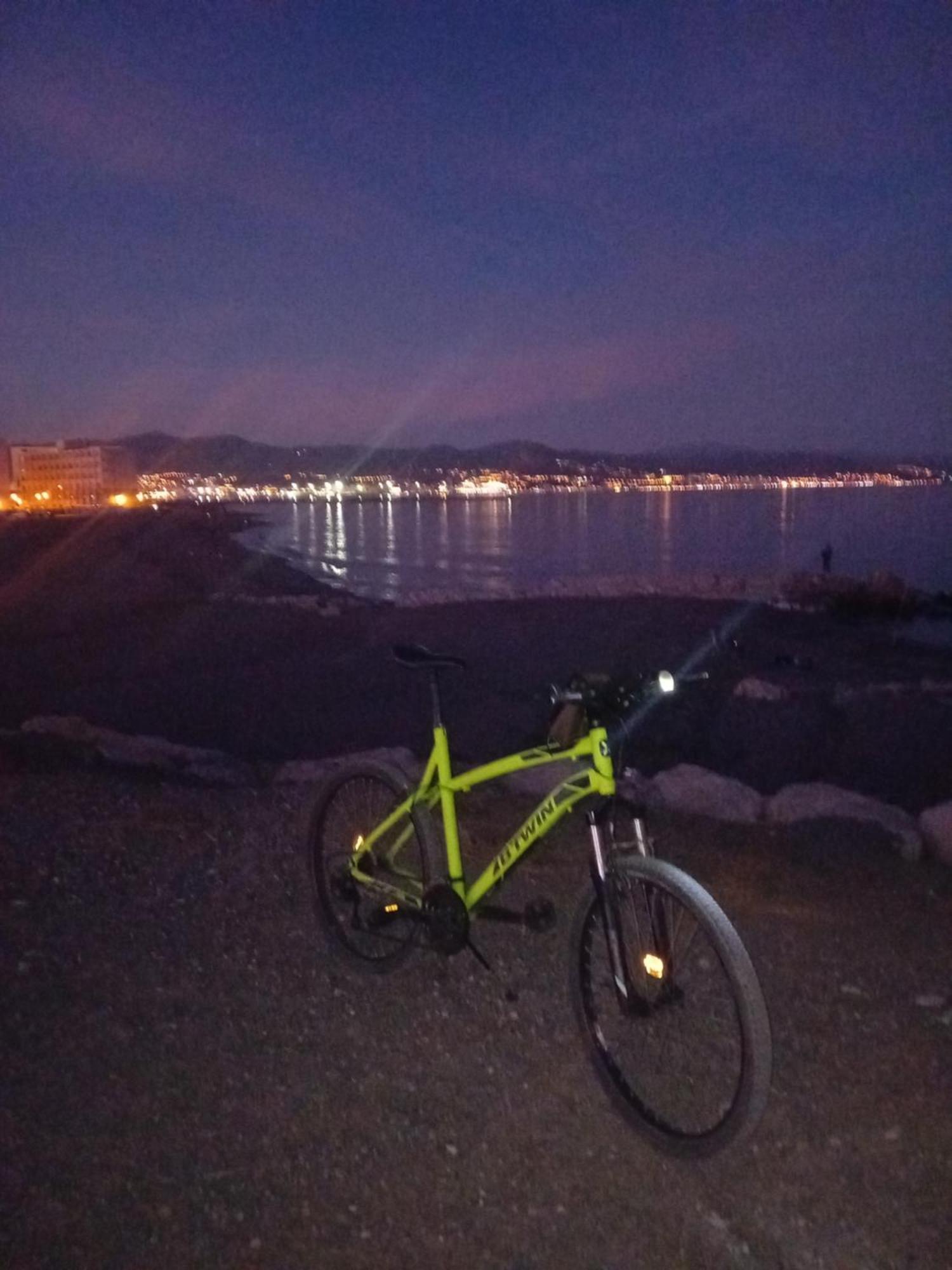 Apto A 5 Min A Pie De La Playa Málaga Buitenkant foto